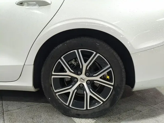 Volvo S60 — Фото автомобиля 16