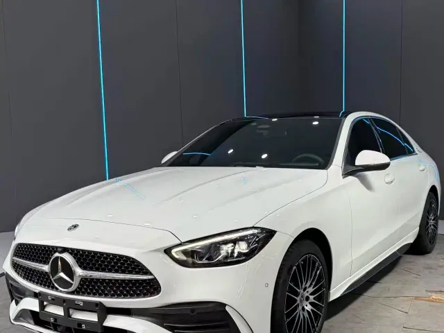 Фотография автомобиля — Mercedes-Benz C-Class