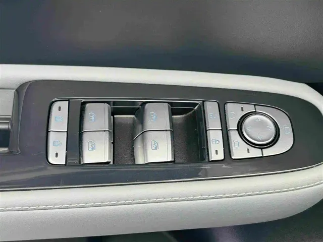 BYD FangChengBao Leopard 5 — Фото автомобиля 19