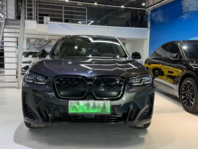 BMW iX3 — Фото автомобиля 3