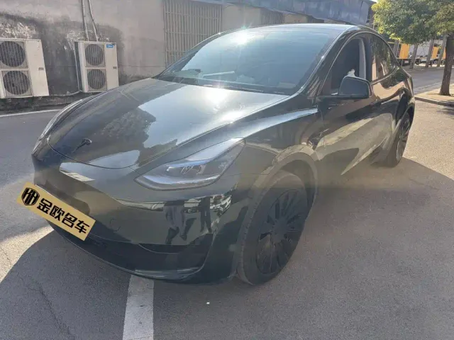 Фотография автомобиля — Tesla Model Y