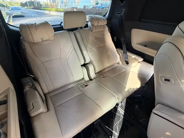 Toyota Alphard — Фото автомобиля 10