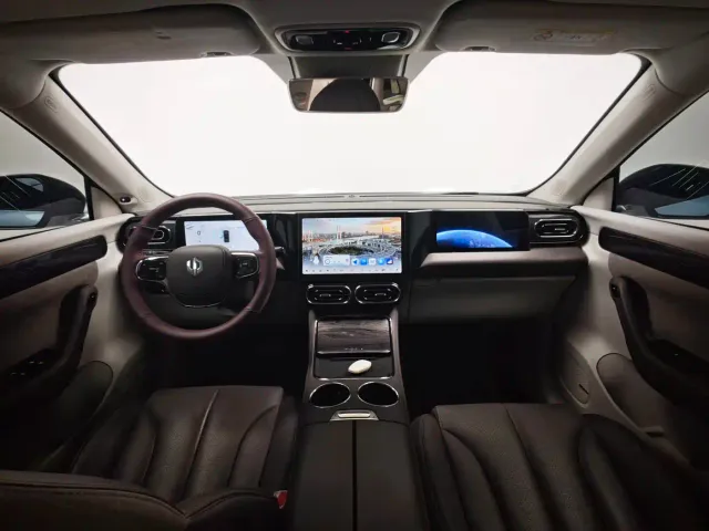 Leapmotor C11 — Фото автомобиля 16