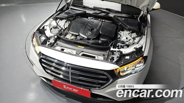 Mercedes-Benz E-Class — Фото автомобиля 6