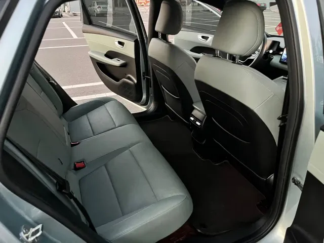 Roewe D6 — Фото автомобиля 13