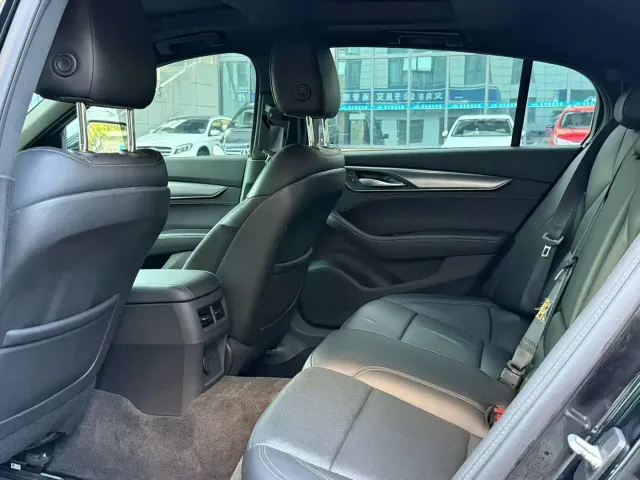 Cadillac CT5 — Фото автомобиля 5