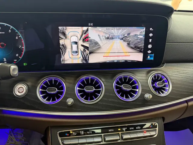 Mercedes-Benz E-Class — Фото автомобиля 8