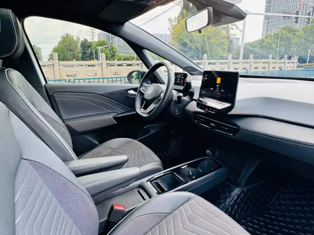 Volkswagen ID.3 — Фото автомобиля 11