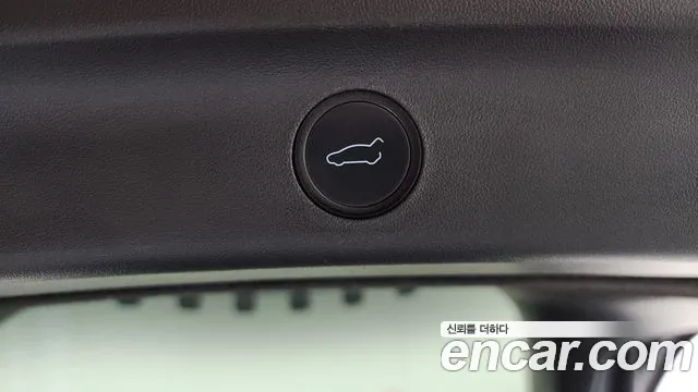 Tesla Model Y — Фото автомобиля 29