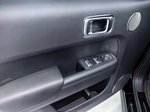Li Auto L8 — Фото автомобиля 4