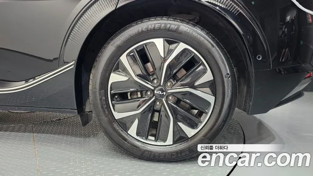 Kia EV6 — Фото автомобиля 21
