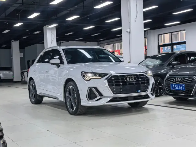 Audi Q3 — Фото автомобиля 3