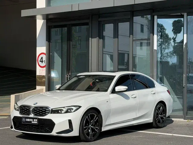Фотография автомобиля — BMW 3 Series