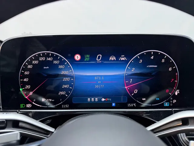 Mercedes-Benz E-Class — Фото автомобиля 7