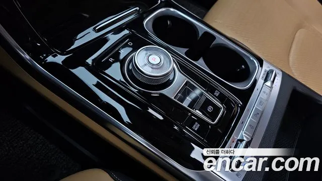Kia Carnival Generation 4 — Фото автомобиля 9