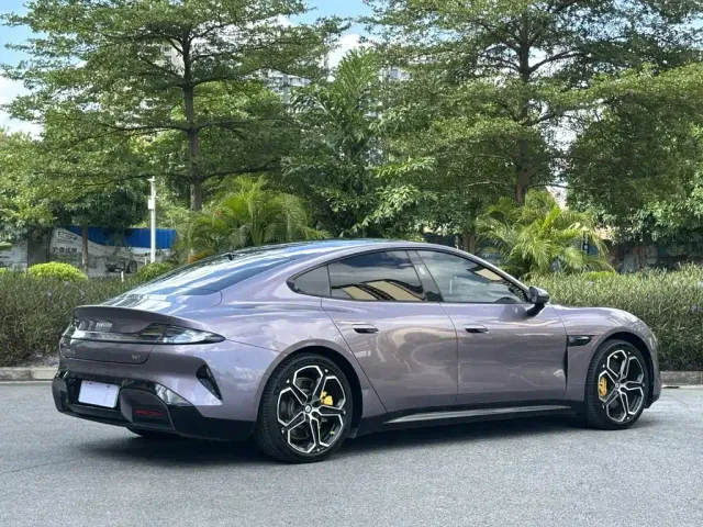 Xiaomi SU7 — Фото автомобиля 5