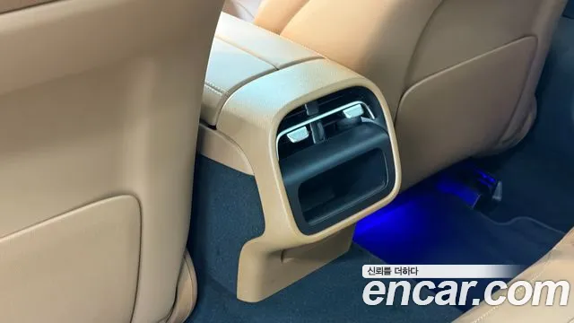Mercedes-Benz E-Class — Фото автомобиля 15