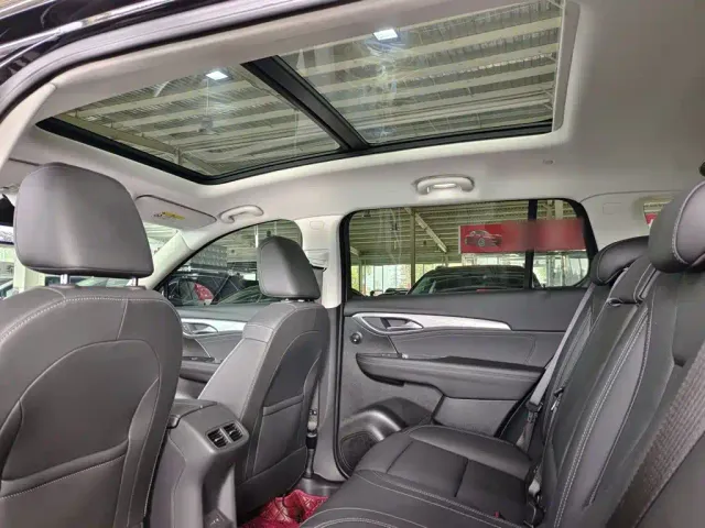 Buick Envision Plus 2025 Enclave Plus 28T 2WD Platinum Edition — Фото автомобиля 15
