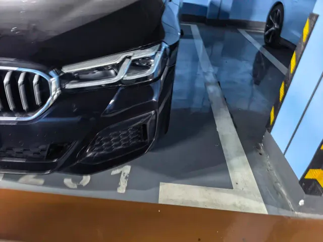 BMW 5 Series — Фото автомобиля 2