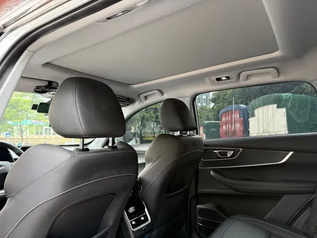 Chery Tiggo 8 — Фото автомобиля 15