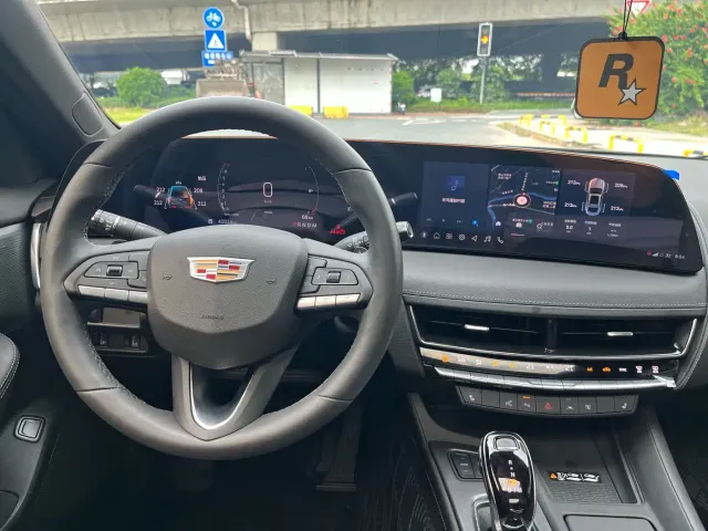 Cadillac CT5 — Фото автомобиля 14