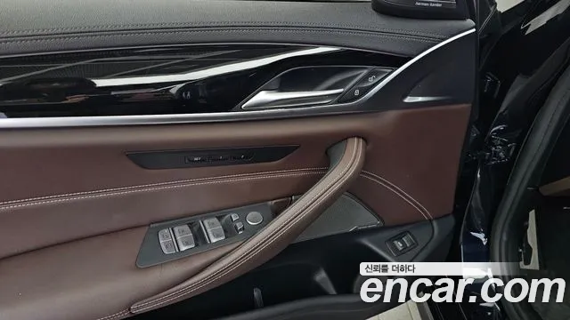 BMW 5 Series G30 — Фото автомобиля 29