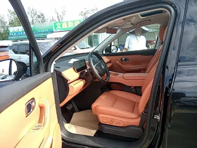 Leapmotor Leapmotor C16 2026 Model Year EREV 280 LiDAR Premium Edition 6-Seater — Фото автомобиля 15