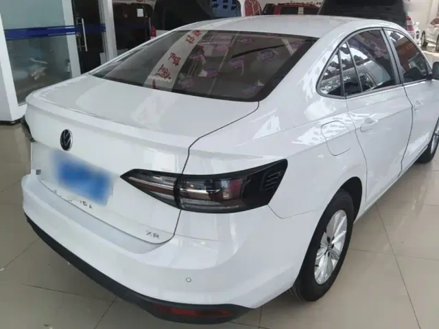 Volkswagen Lavida — Фото автомобиля 6