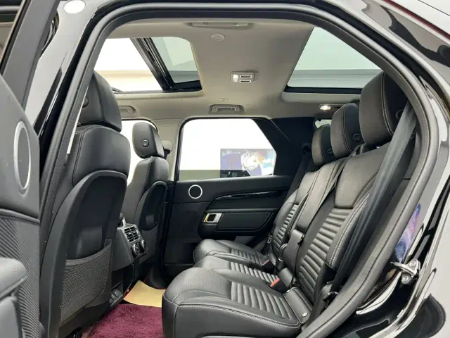 Land Rover Discovery — Фото автомобиля 12