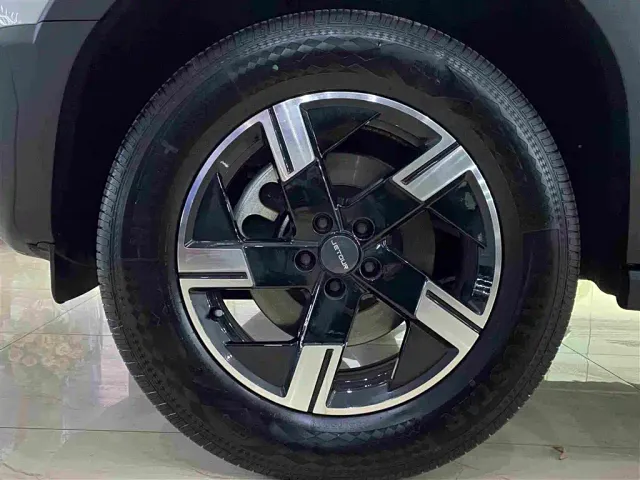Jetour T1 — Фото автомобиля 5