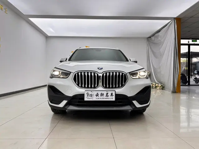 BMW X1 — Фото автомобиля 2