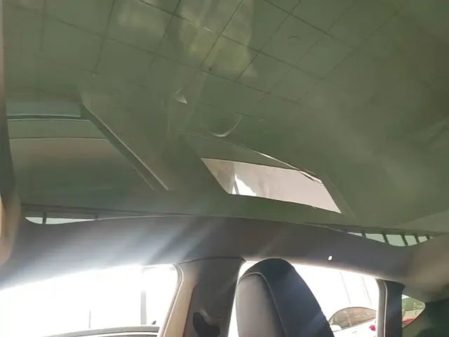 Tesla Model Y — Фото автомобиля 17
