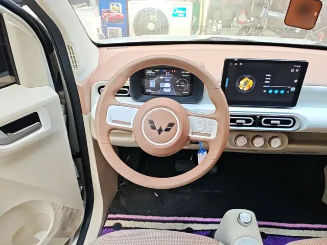 Wuling Hongguang Mini EV — Фото автомобиля 6