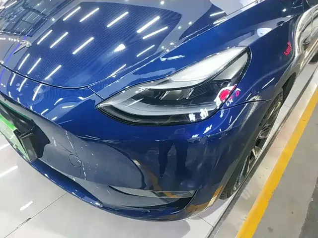 Tesla Model Y — Фото автомобиля 23