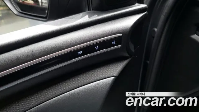 Hyundai Tucson Tucson (NX4) Дизель 2.0 2WD — Фото автомобиля 17