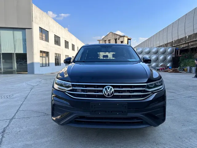 Volkswagen Tiguan L — Фото автомобиля 2