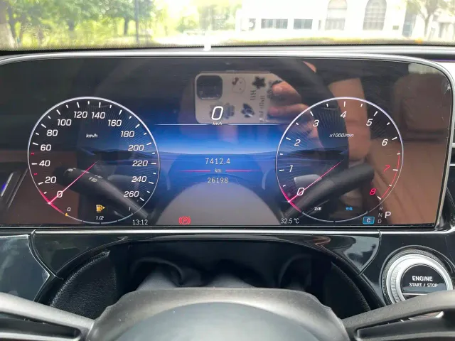 Mercedes-Benz E-Class — Фото автомобиля 11