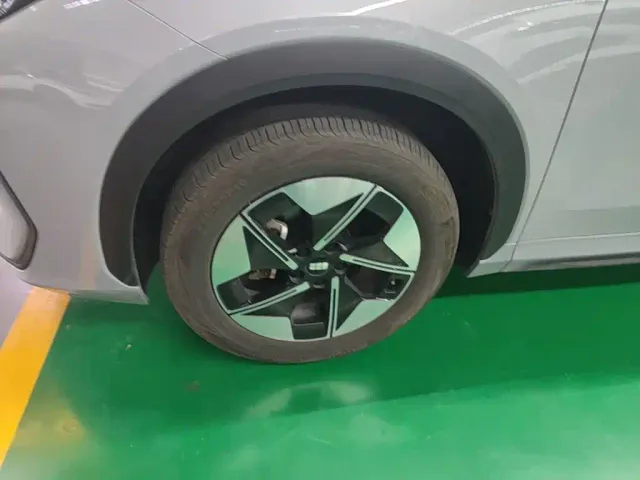 Geely Galaxy E5 — Фото автомобиля 22