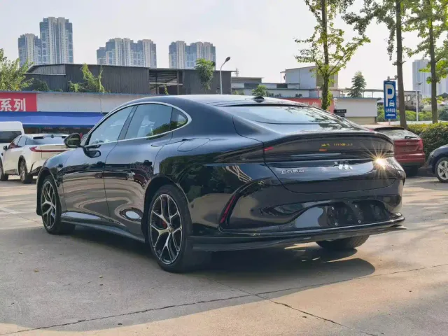 IM Motors L6 — Фото автомобиля 7