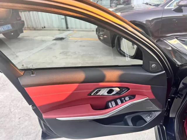 BMW 3 Series — Фото автомобиля 12