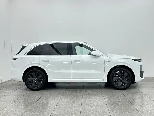 Li Auto L6 — Фото автомобиля 7