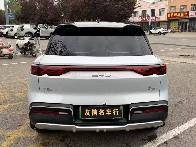 BYD Yuan UP — Фото автомобиля 4