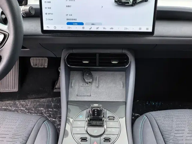 BYD Seal 06 GT — Фото автомобиля 10