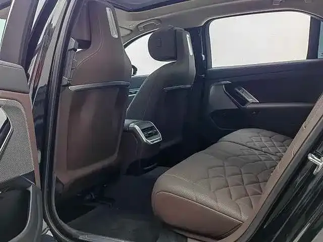BMW 7 Series — Фото автомобиля 17