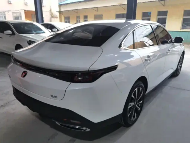 Changan Eado — Фото автомобиля 6
