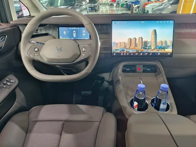 Arcfox Wendao V9 — Фото автомобиля 9