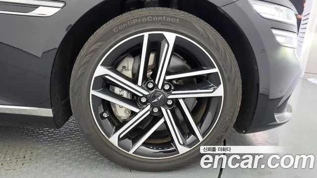 Genesis G80 RG3 — Фото автомобиля 6