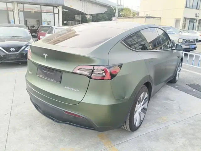 Tesla Model Y — Фото автомобиля 6