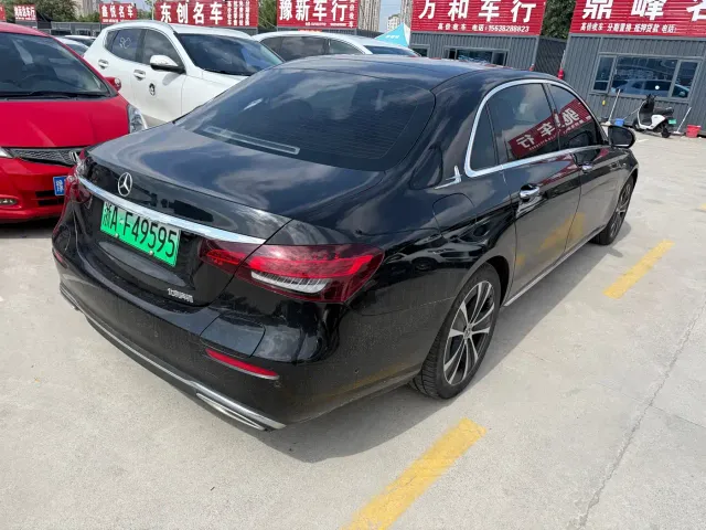 Mercedes-Benz E-Class — Фото автомобиля 7