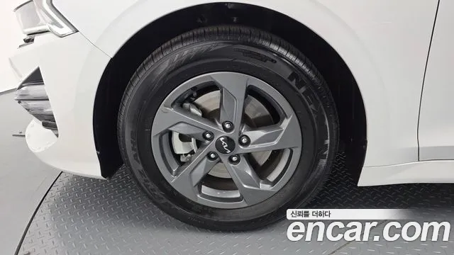 Kia K5 K5 3 поколение 2.0 LPI(Для проката) — Фото автомобиля 5